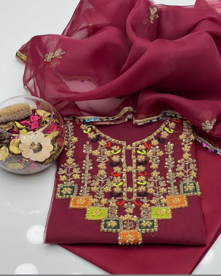 Aari Work on Organza 3pc Dress ๐