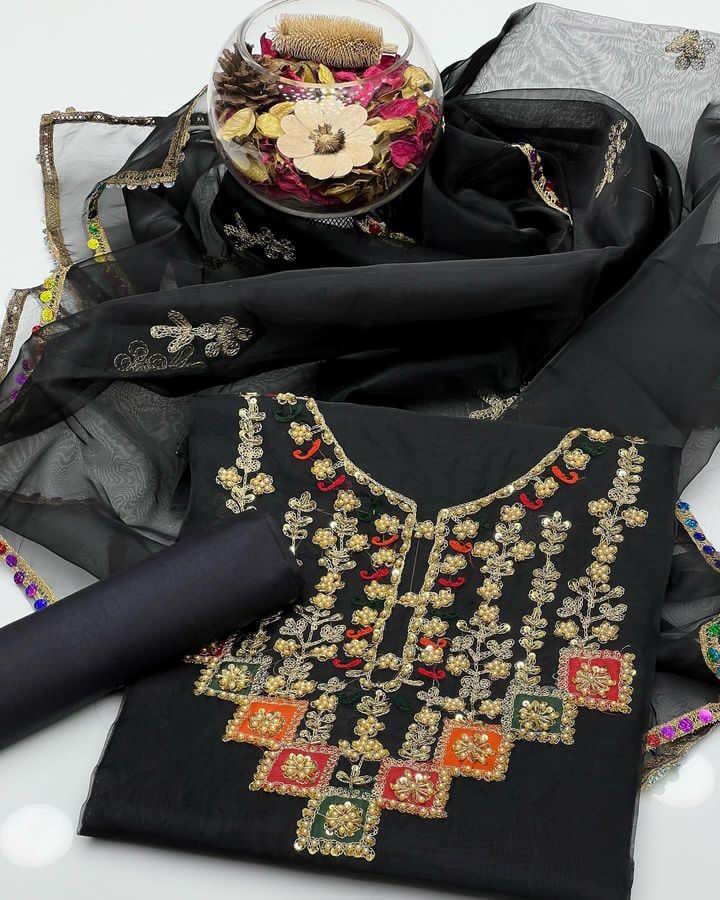 Aari Work on Organza 3pc Dress ๐