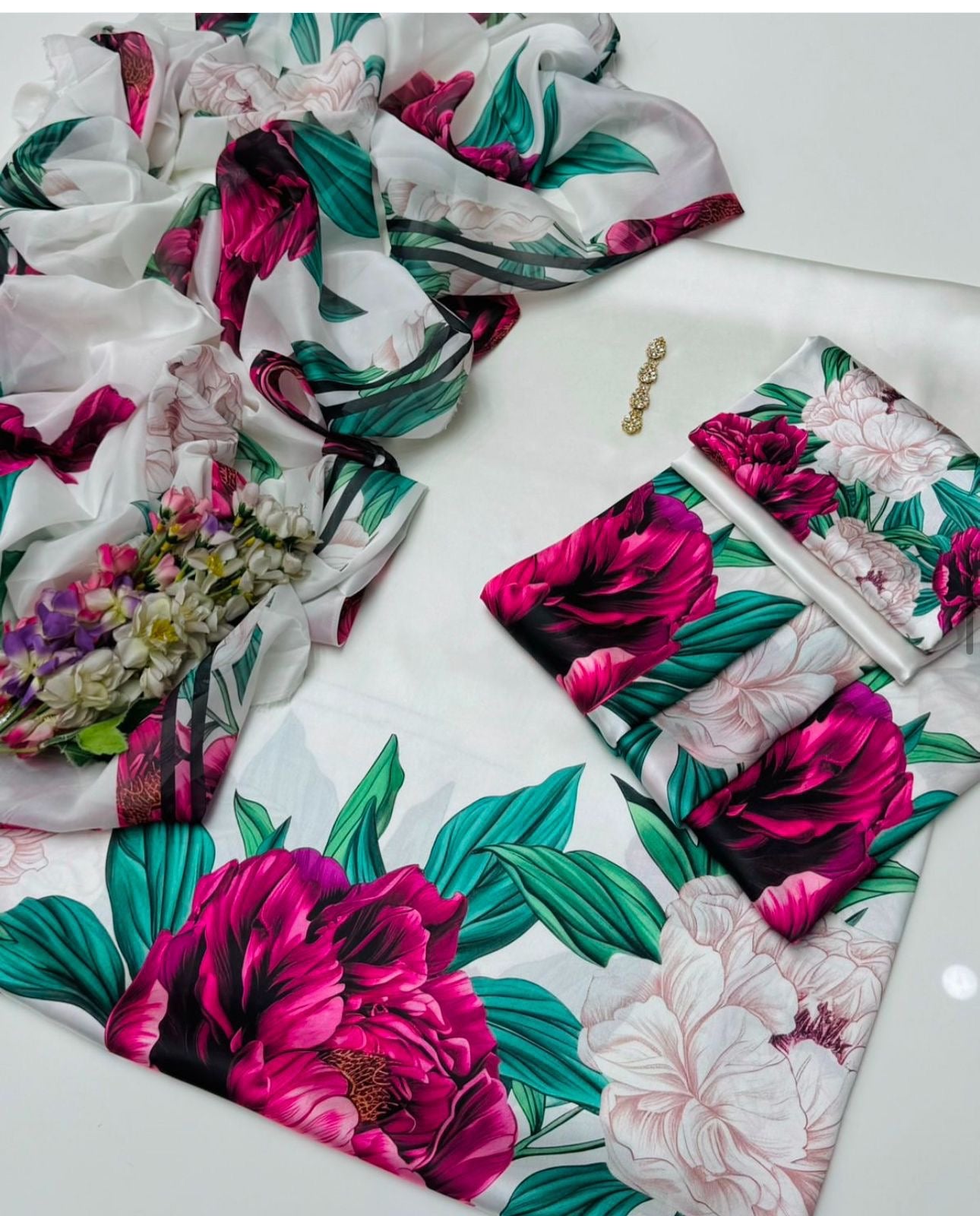 3 PIECE - SHAMOZ SILK SUIT     (digression printed)