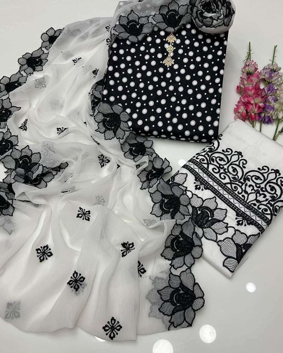 3 PIECE — COTTON PHULKA PRINT SUIT.