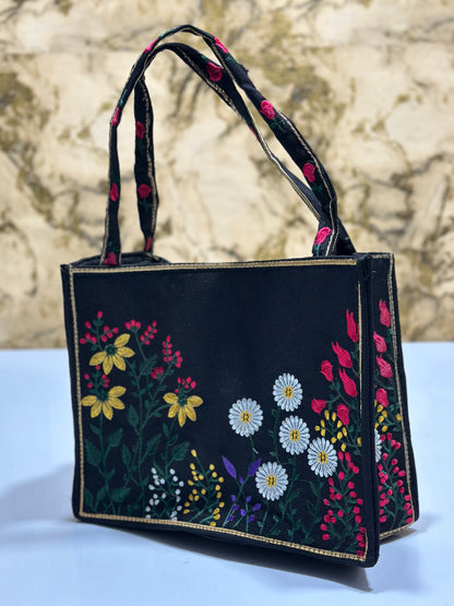 Embroidered Hand Bags (Ajwa151509)