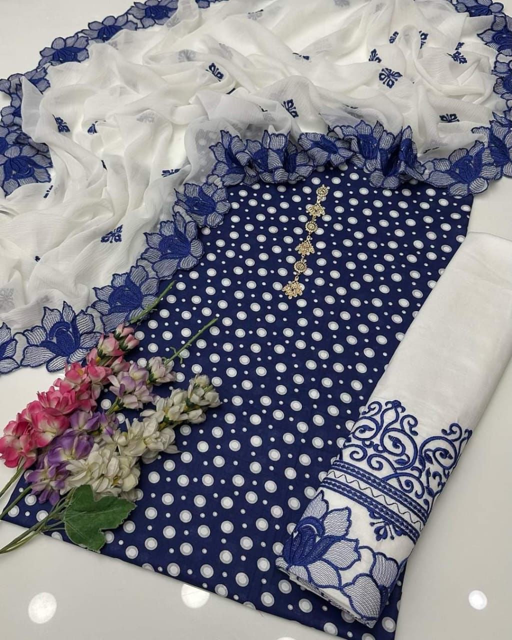 3 PIECE — COTTON PHULKA PRINT SUIT.