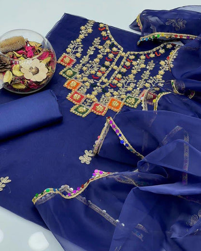 Aari Work on Organza 3pc Dress 👗 (Ajwa15165)