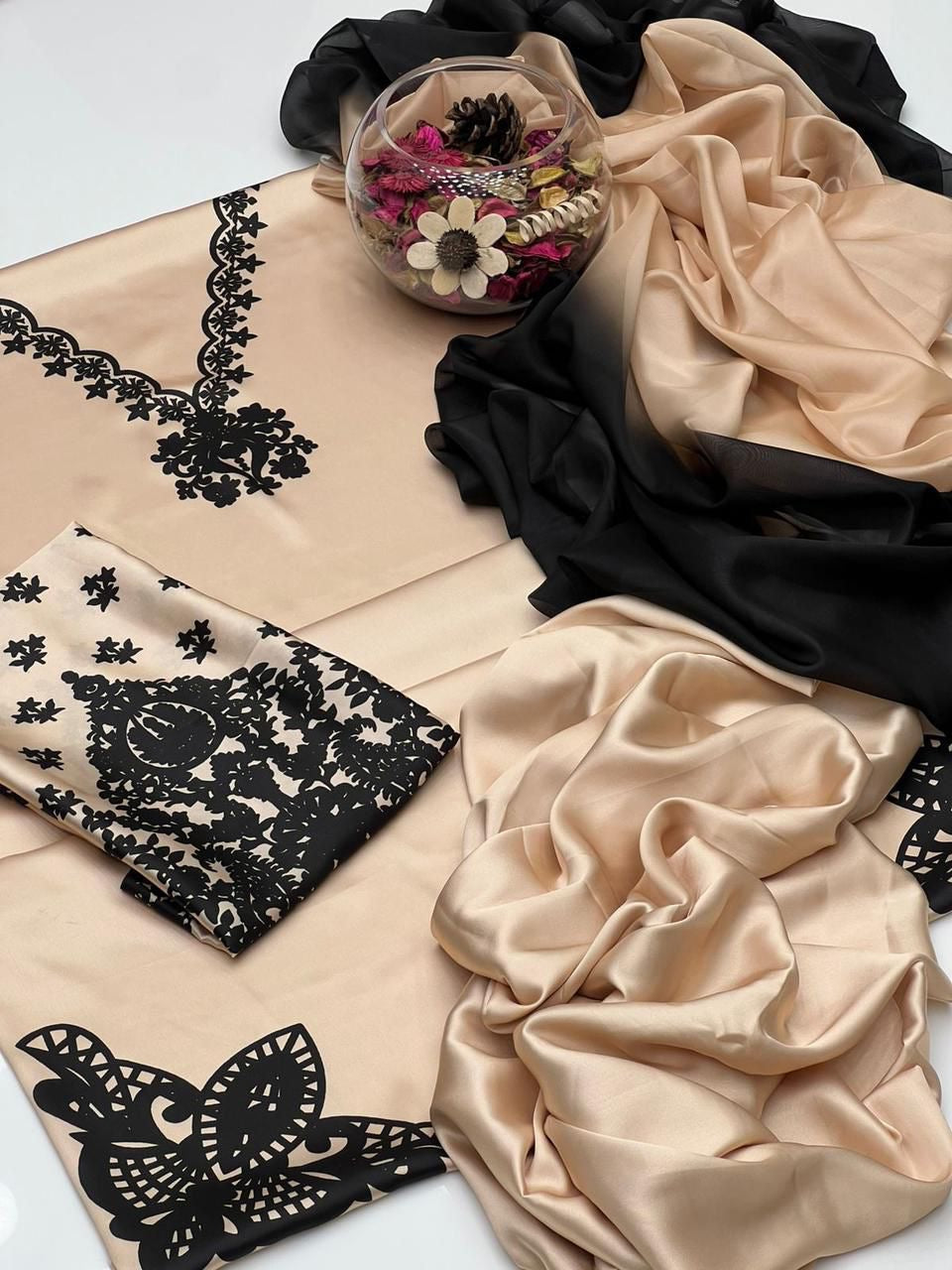 3 PIECE — SHAMOZ SILK SUIT (Ajwa15142)
